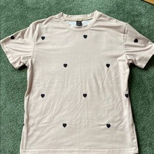 Beige w/ Black Hearts 🖤 Short Sleeve Tee - Small